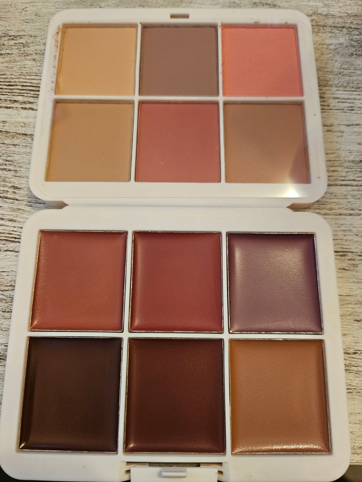 PALETA SOMBRAS 12 COLORES POLVO Y CREMA - OJOS/ COLORETE/ LABIOS