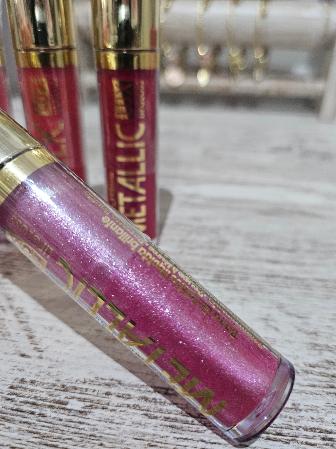 LIPGLOSS METALIC SUPER BRILLANTE CON GLITTER - LETICIA WELL