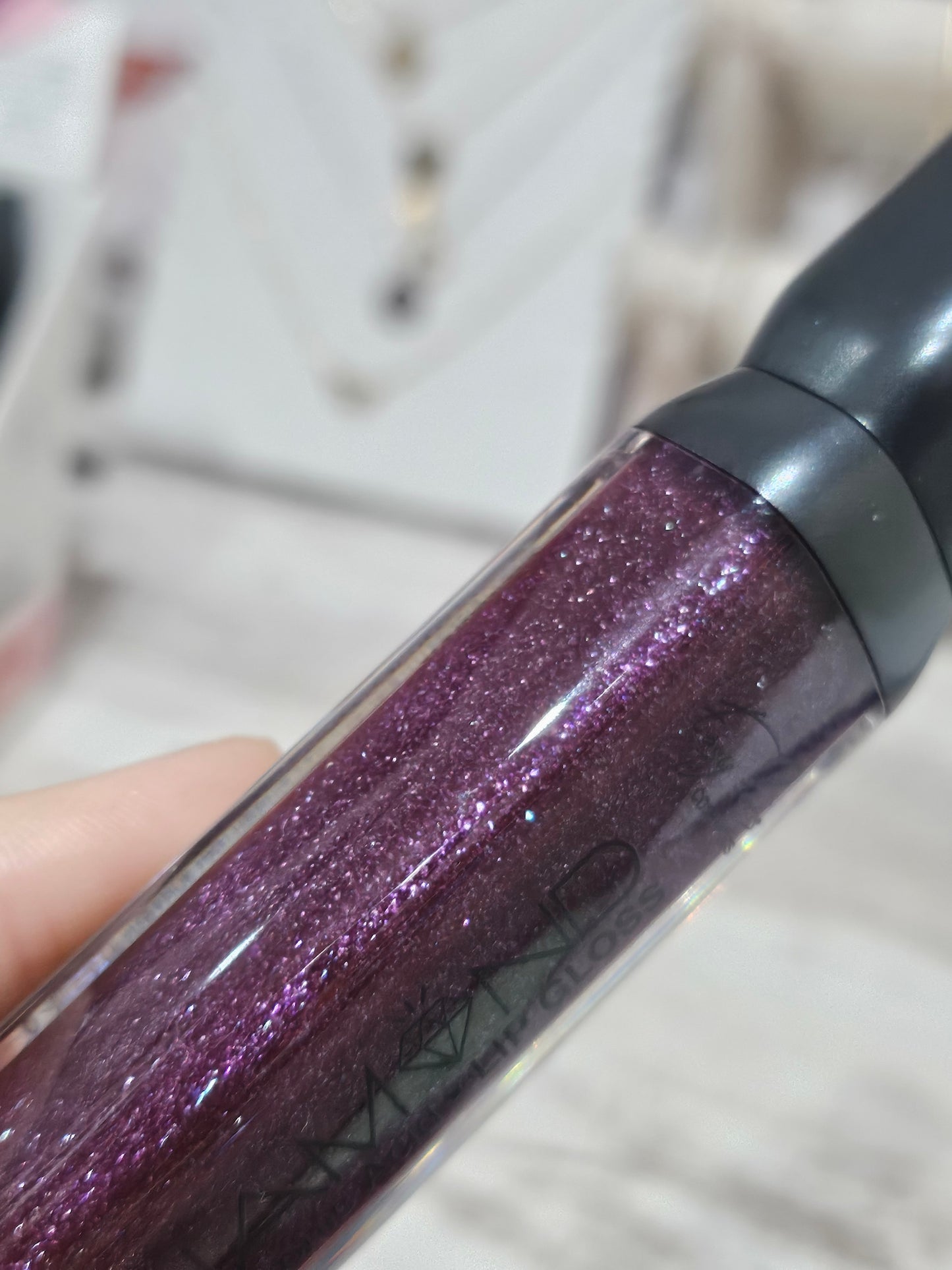 BRILLO DE LABIOS CON GLITTER Y ACIDO HYALURONICO- Easy Paris