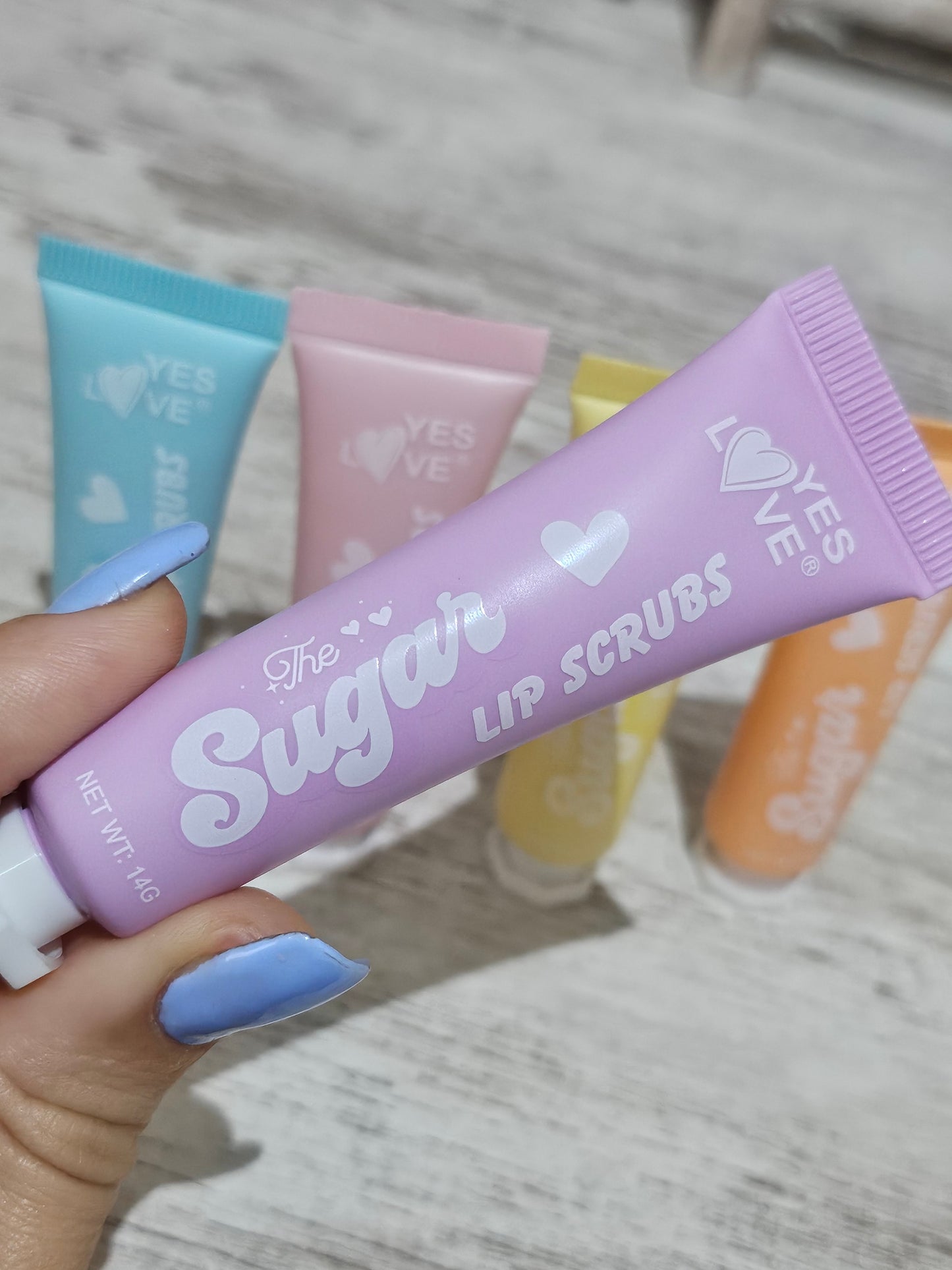 BÁLSAMO EXFOLIANTE PARA LABIOS THE SUGAR - YES LOVE