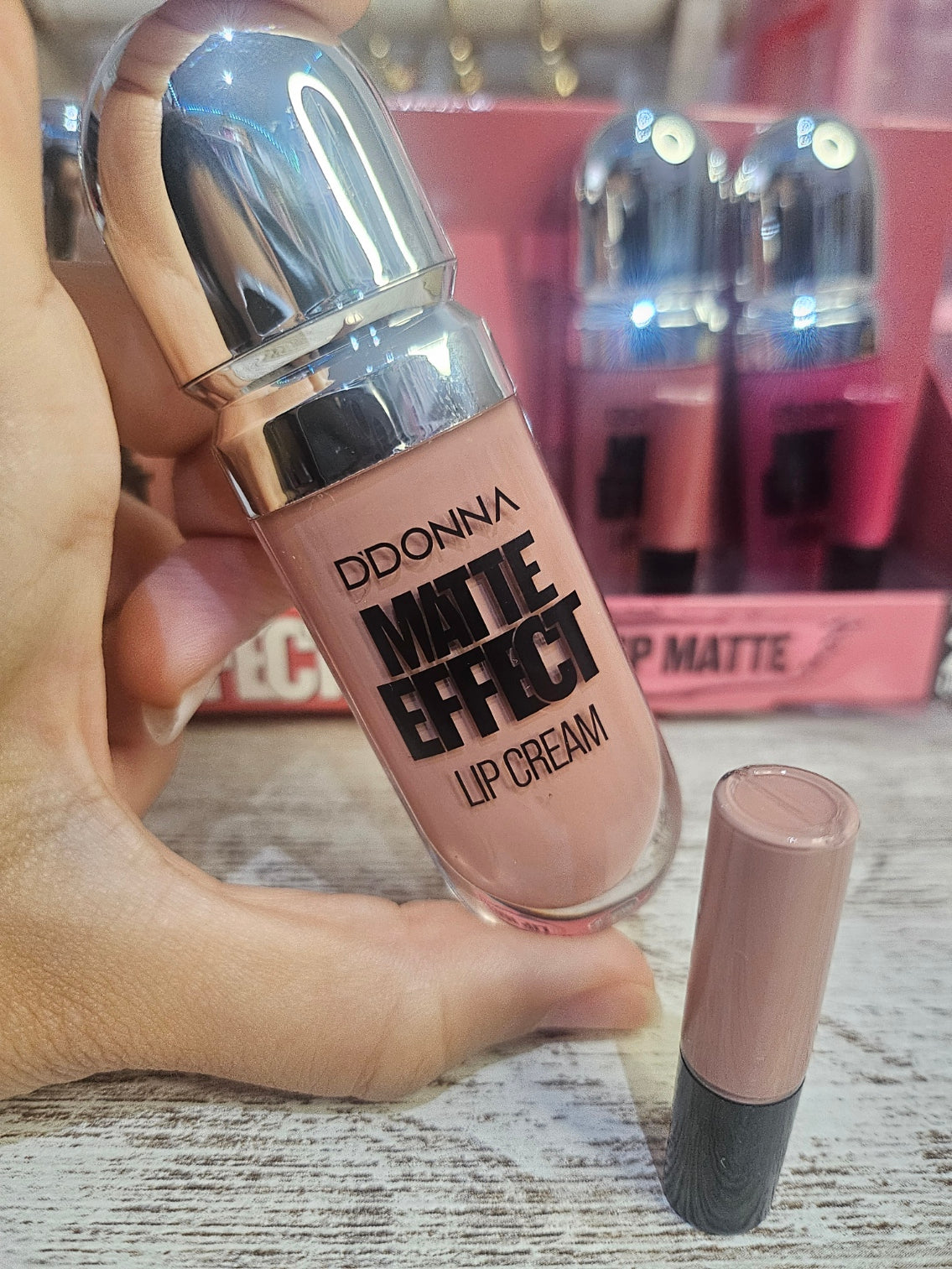 LABIAL LIPCREAM EFECTO MATE Y VOLUMEN CON ALTA COBERTURA - DDONNA