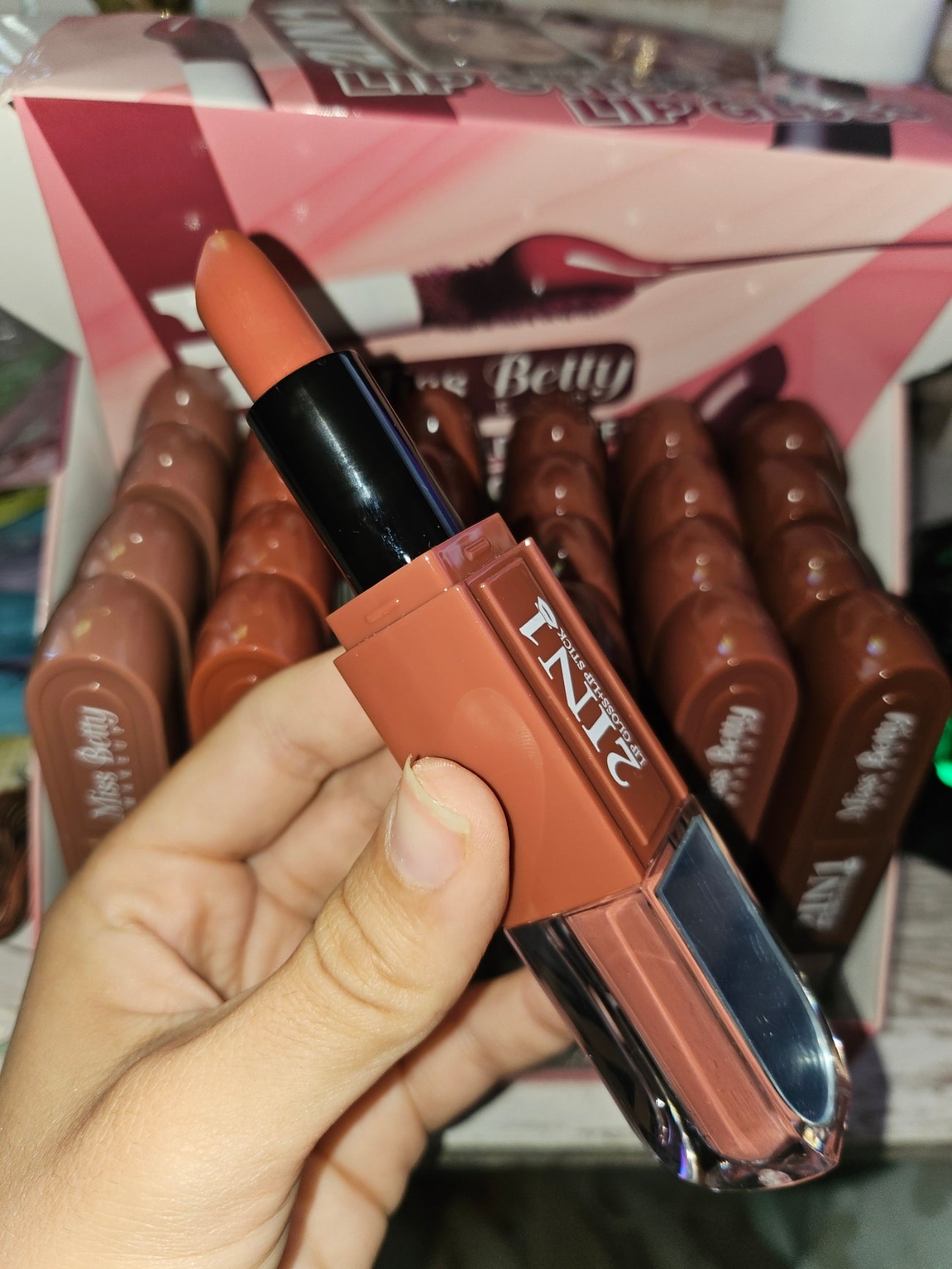 Labial 2 en 1 con espejo| lápiz labial y brillo labial en un solo envase