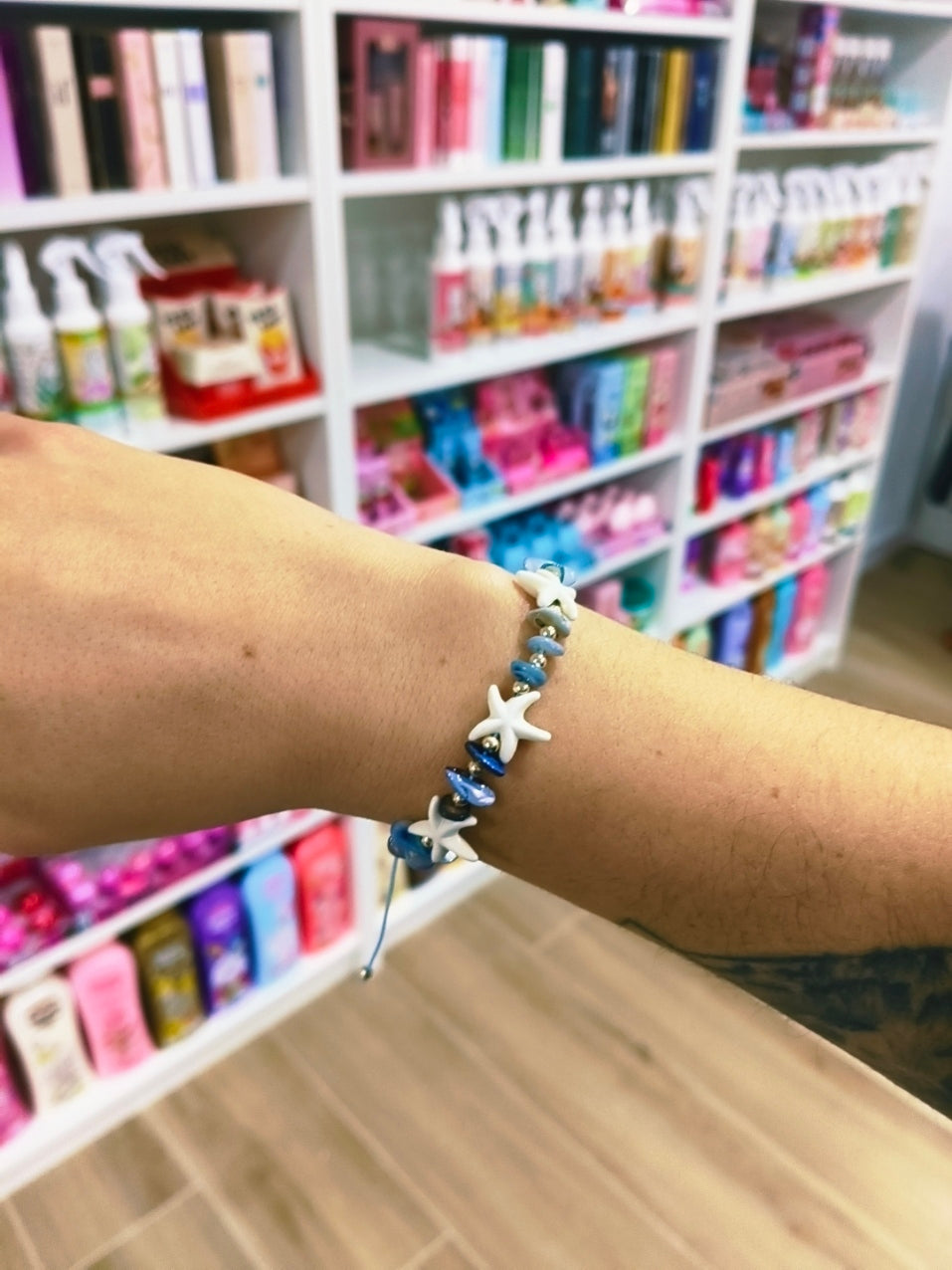 Pulsera Estrella Marina Ajustable con Piedras Preciosas