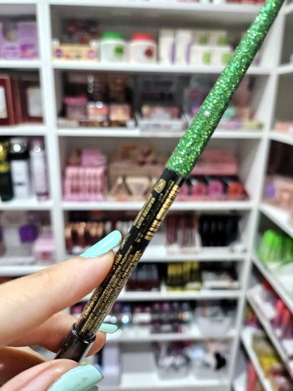 LAPIZ DE OJOS WATERPROOF CON GLITTER – LETICIA WELL⁸