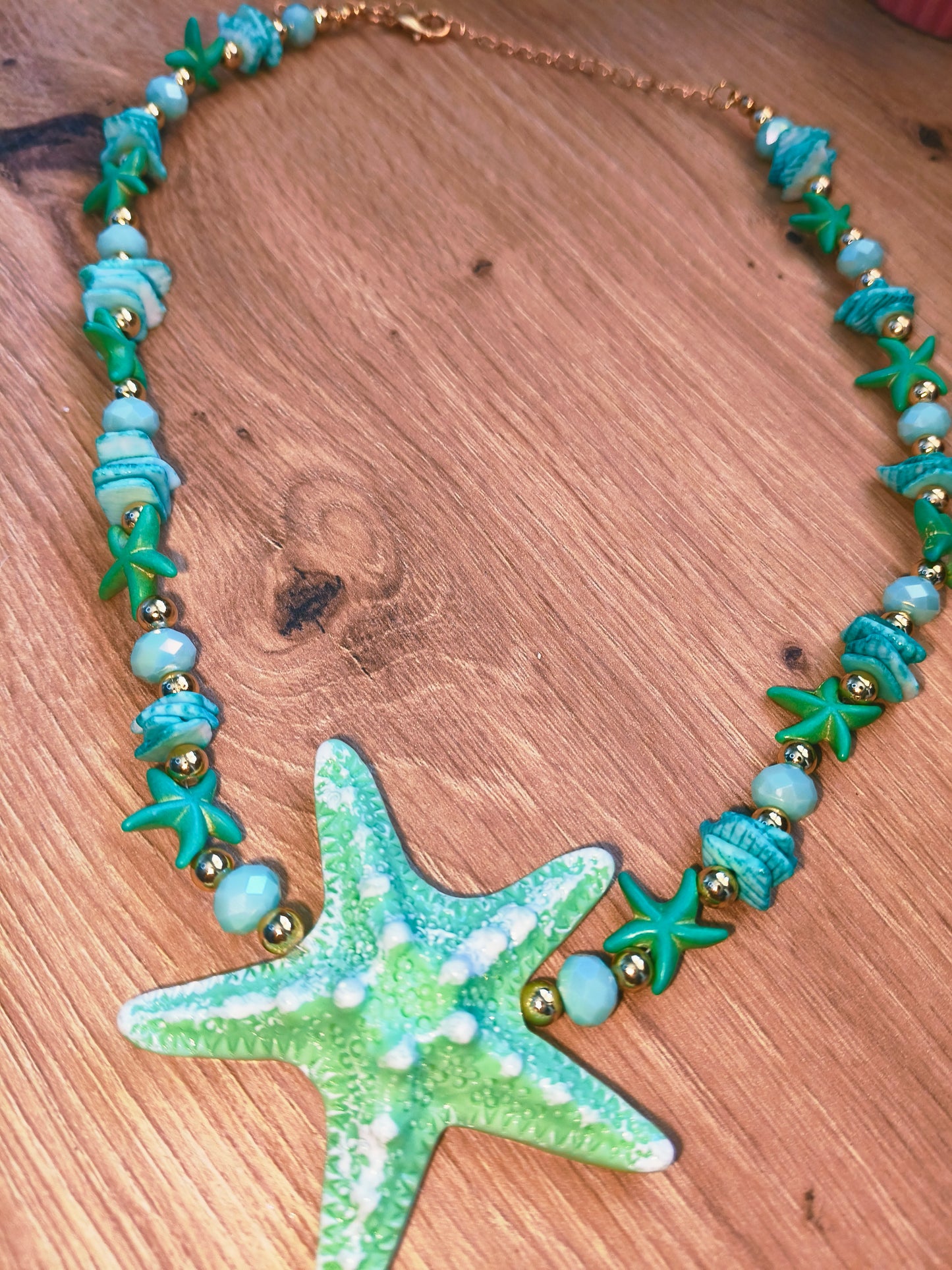 Collar Estrella Marina piedras colores vibrantes