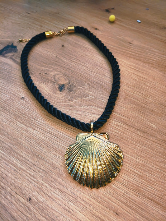 Collar Concha grande